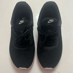 Nike size 8 Women's black/white - worn but plenty of life left
